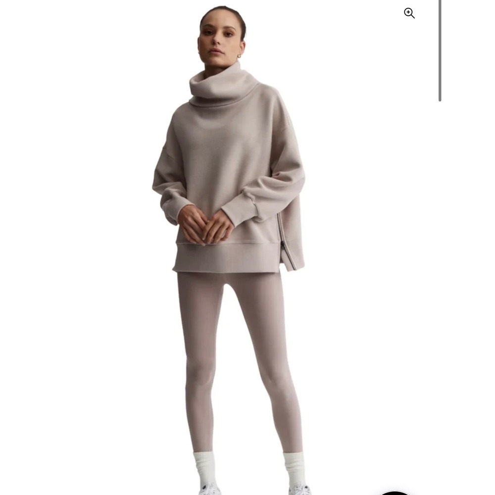 Varley Milton Sweatshirt
Size: Medium